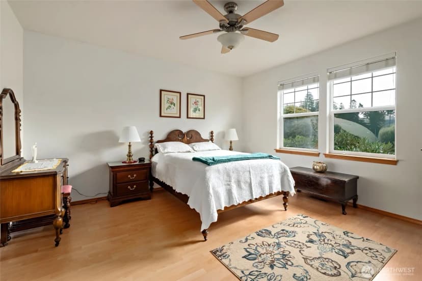 Property photo for 1300 Sw Windsor Street, Oak Harbor photo 21