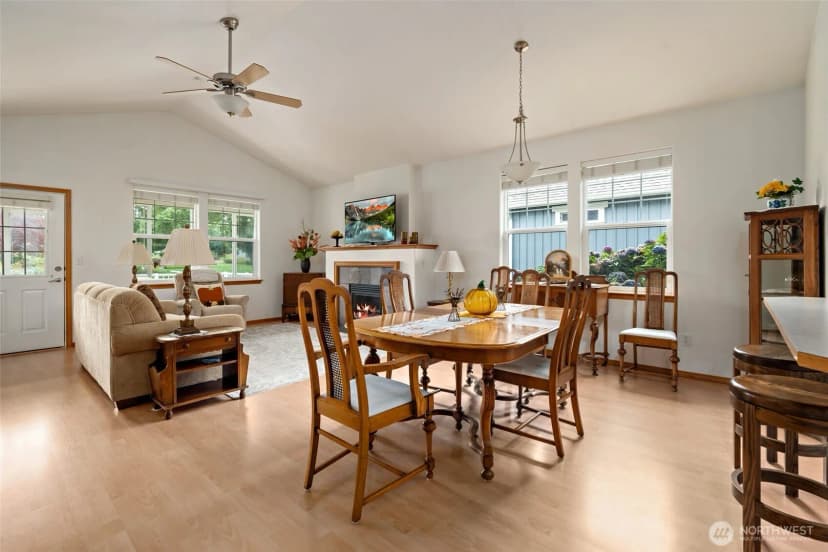 Property photo for 1300 Sw Windsor Street, Oak Harbor photo 9