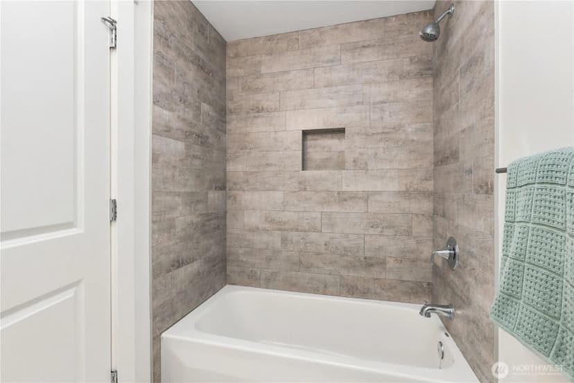 Property photo for 6733 121st Avenue Se, Bellevue photo 16