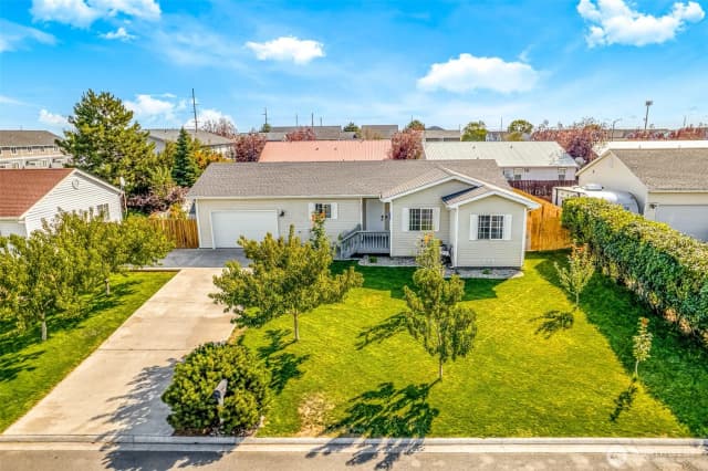 Property photo for 250 J Street Ne, Ephrata