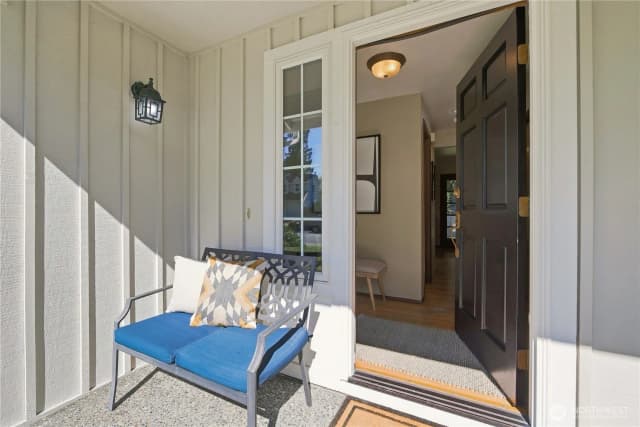 Property photo for 23424 Ne 27th Street, Sammamish photo 2