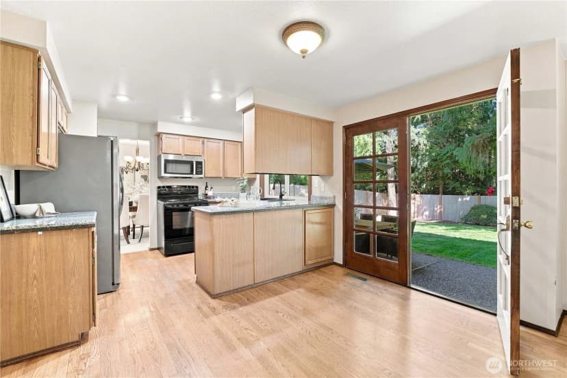 Property photo for 23424 Ne 27th Street, Sammamish photo 9