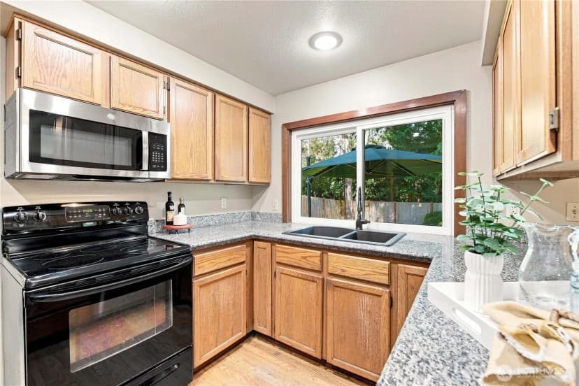 Property photo for 23424 Ne 27th Street, Sammamish photo 8