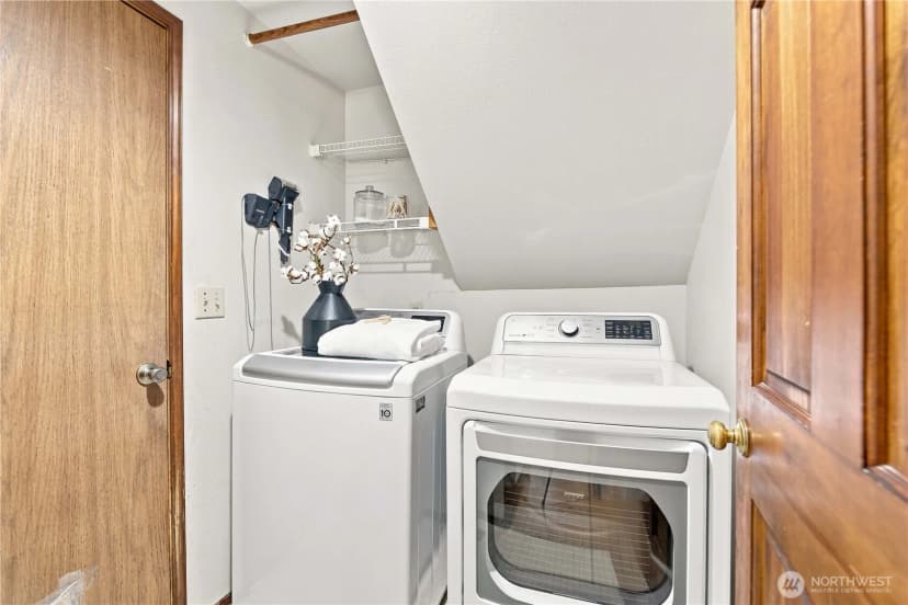 Property photo for 23424 Ne 27th Street, Sammamish photo 12