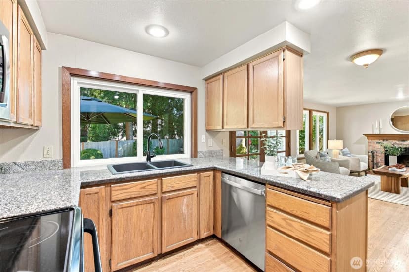 Property photo for 23424 Ne 27th Street, Sammamish photo 7