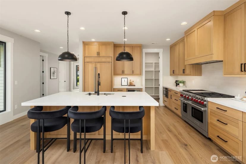 Property photo for 8040 Forest Drive Ne, Seattle photo 11