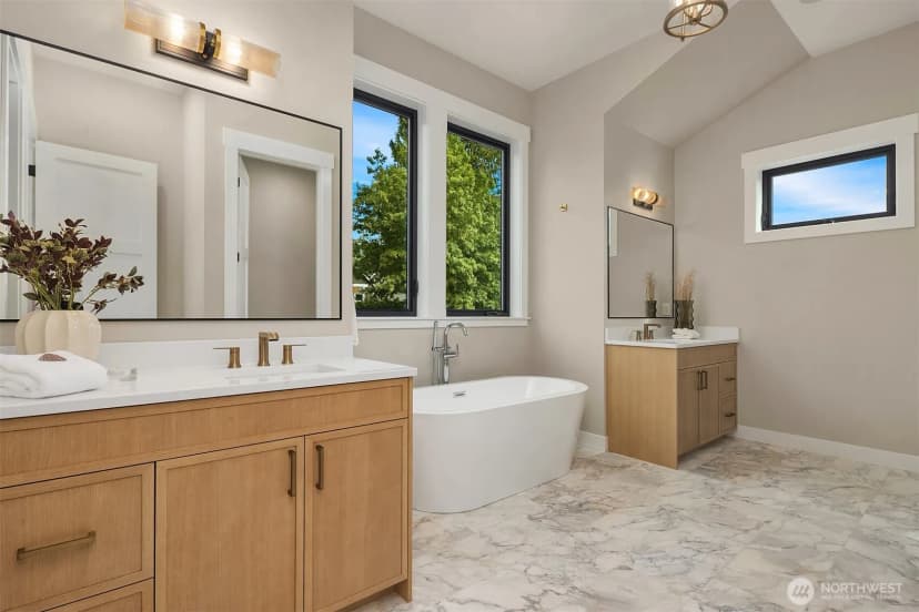 Property photo for 8040 Forest Drive Ne, Seattle photo 23
