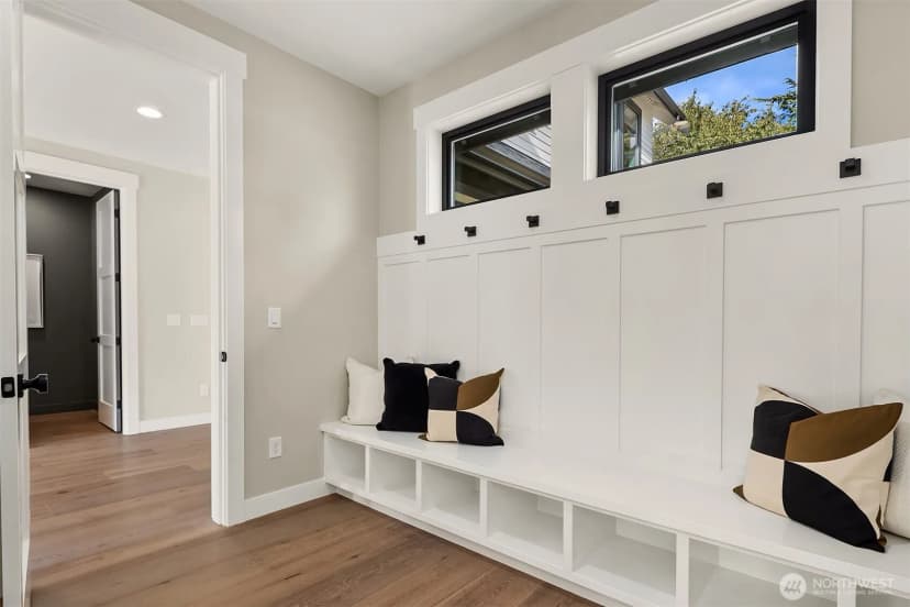 Property photo for 8040 Forest Drive Ne, Seattle photo 19