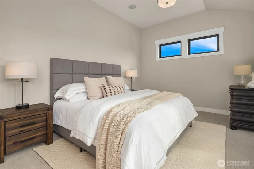 Property photo for 8040 Forest Drive Ne, Seattle photo 22