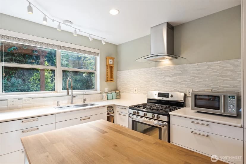 Property photo for 6000 17th Avenue Sw #23, Seattle photo 4
