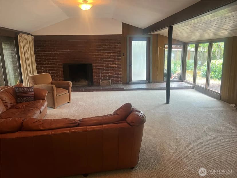 Property photo for 224 126th Street E, Tacoma photo 2