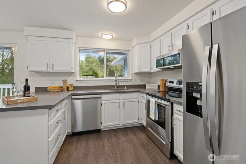 Property photo for 1930 75th Street Se, Everett photo 13