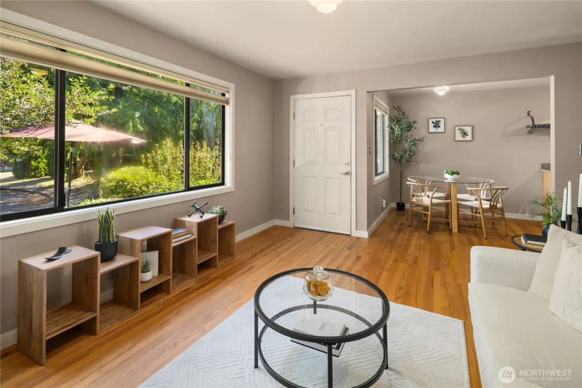 Property photo for 10021 7th Avenue Nw #apt B, Seattle photo 3
