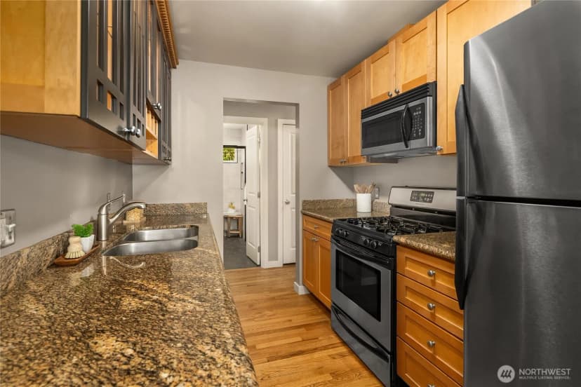 Property photo for 10021 7th Avenue Nw #apt B, Seattle photo 6