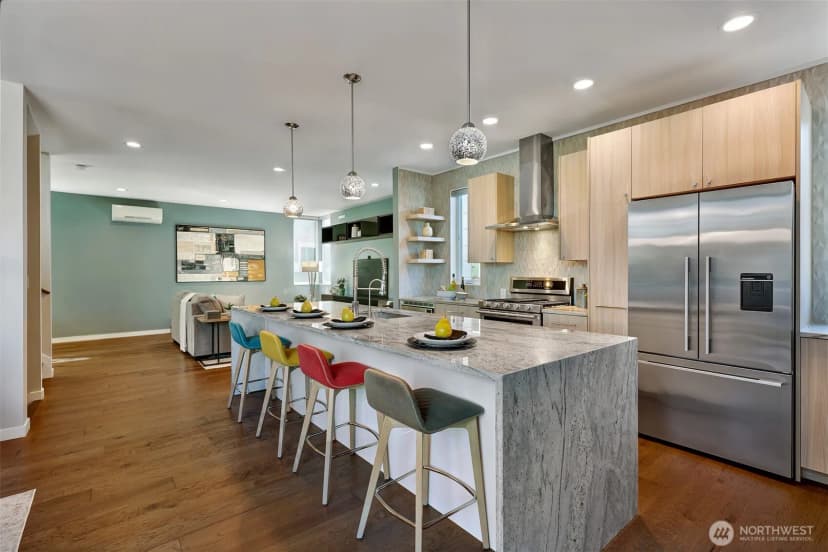 Property photo for 6533 34th Avenue Sw #b, Seattle photo 12