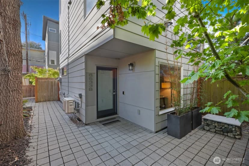 Property photo for 6533 34th Avenue Sw #b, Seattle