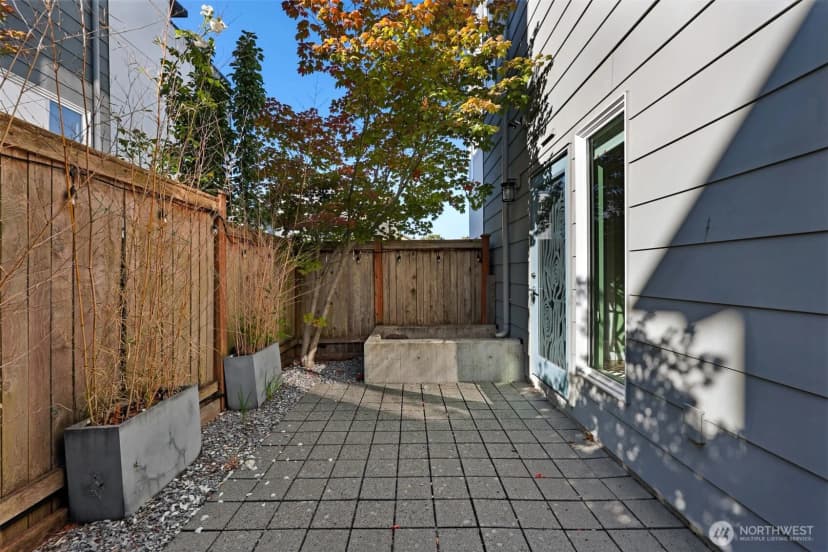 Property photo for 6533 34th Avenue Sw #b, Seattle photo 7
