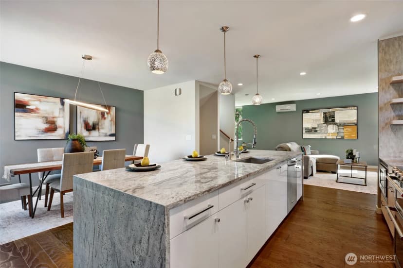 Property photo for 6533 34th Avenue Sw #b, Seattle photo 14