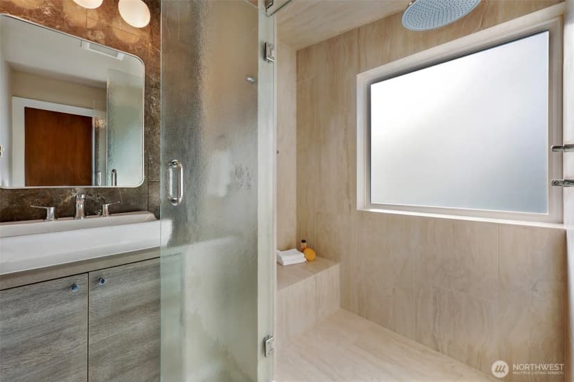 Property photo for 6533 34th Avenue Sw #b, Seattle photo 24