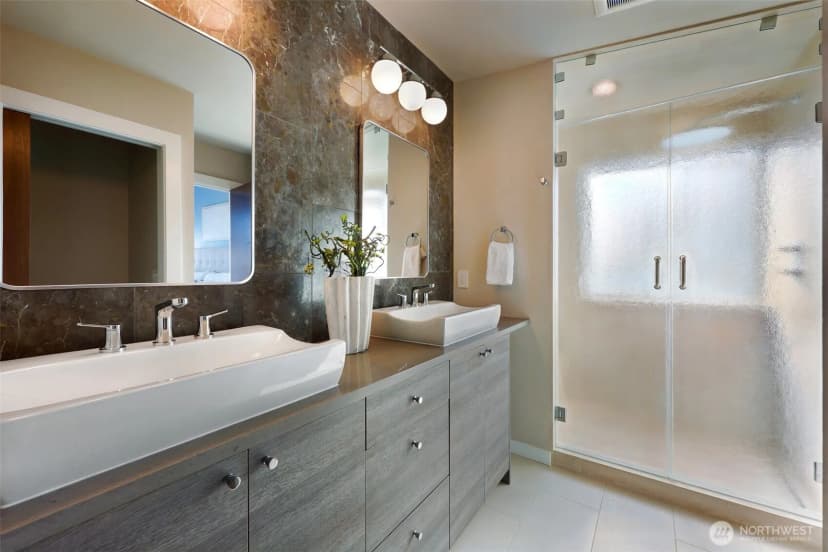 Property photo for 6533 34th Avenue Sw #b, Seattle photo 23