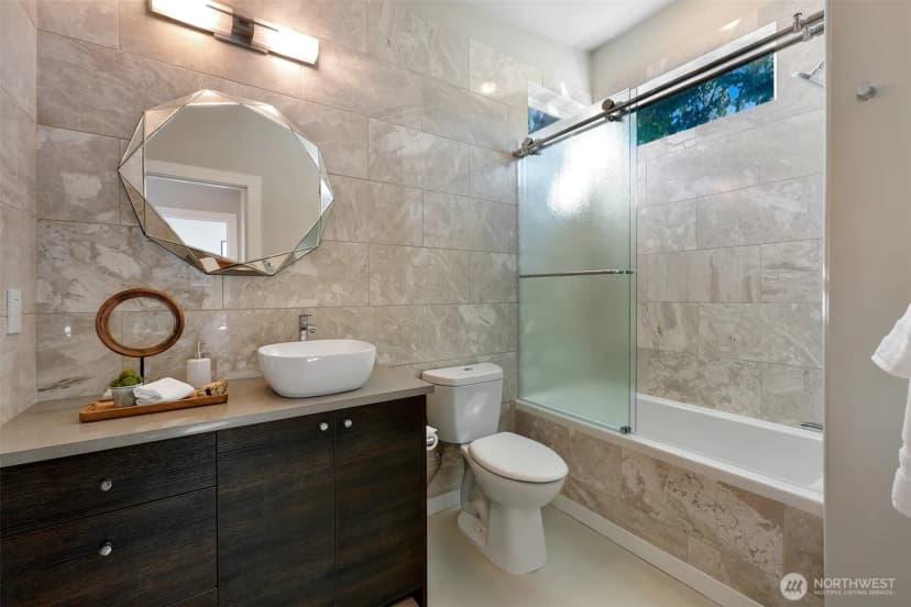Property photo for 6533 34th Avenue Sw #b, Seattle photo 28