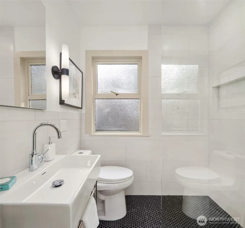 Property photo for 535 N 74th Street, Seattle photo 12