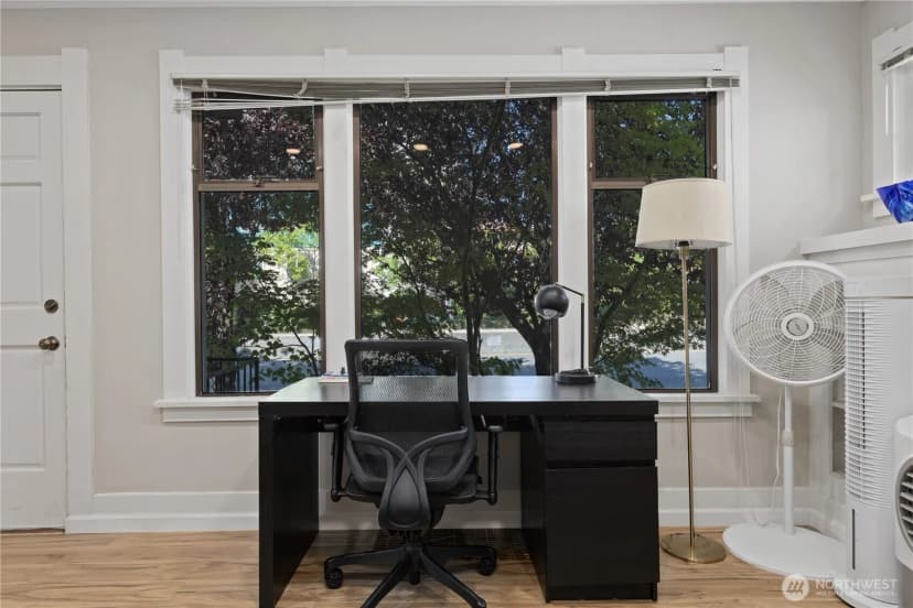 Property photo for 4812 Aurora Avenue, Seattle photo 6