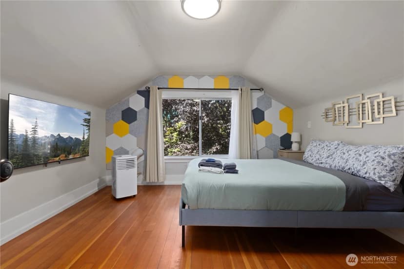 Property photo for 4812 Aurora Avenue, Seattle photo 23
