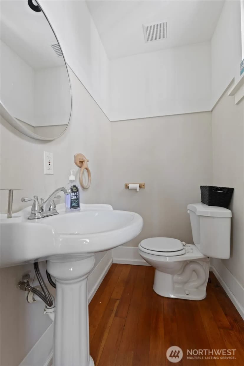 Property photo for 4812 Aurora Avenue, Seattle photo 18