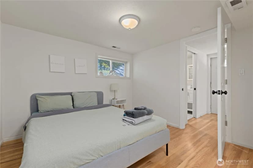 Property photo for 4812 Aurora Avenue, Seattle photo 33