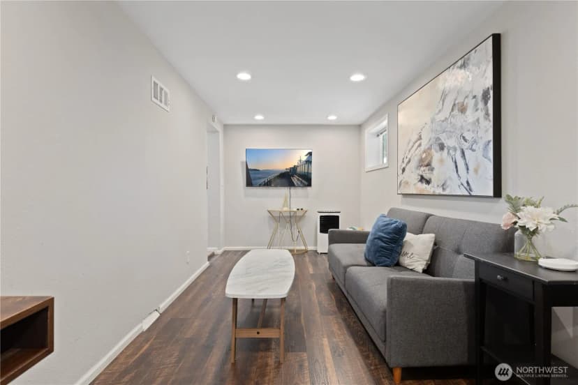 Property photo for 4812 Aurora Avenue, Seattle photo 30