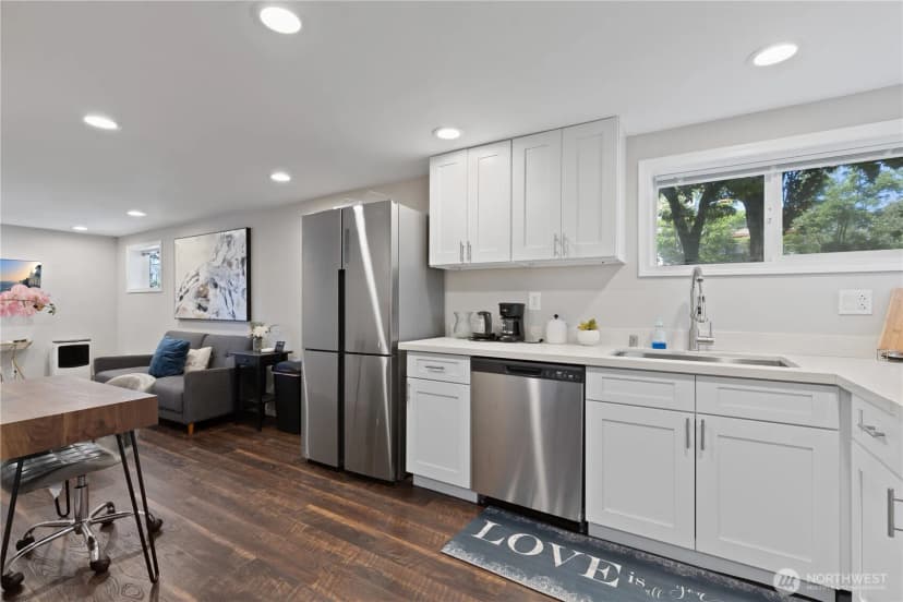 Property photo for 4812 Aurora Avenue, Seattle photo 29
