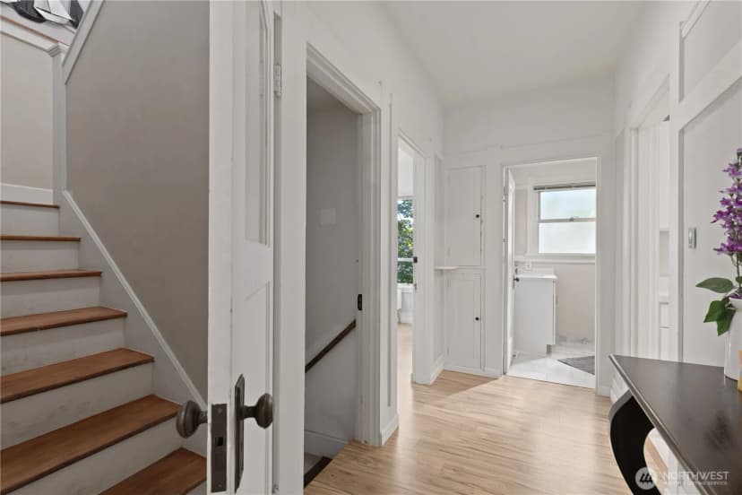 Property photo for 4812 Aurora Avenue, Seattle photo 14