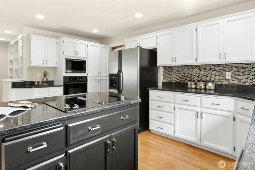 Property photo for 17102 Ne 37th Place, Bellevue photo 10