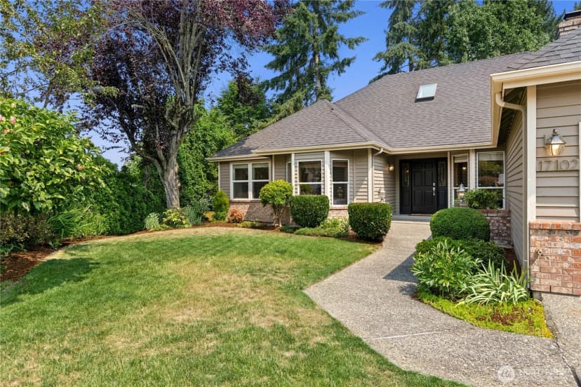 Property photo for 17102 Ne 37th Place, Bellevue photo 3