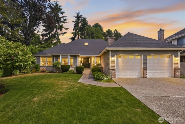 Property photo for 17102 Ne 37th Place, Bellevue