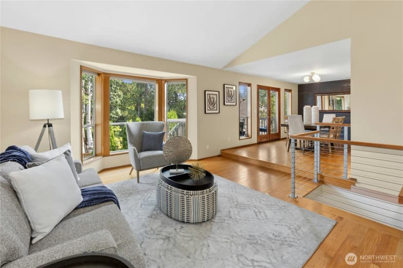Property photo for 17102 Ne 37th Place, Bellevue photo 14