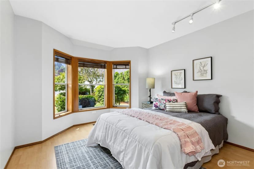 Property photo for 17102 Ne 37th Place, Bellevue photo 21