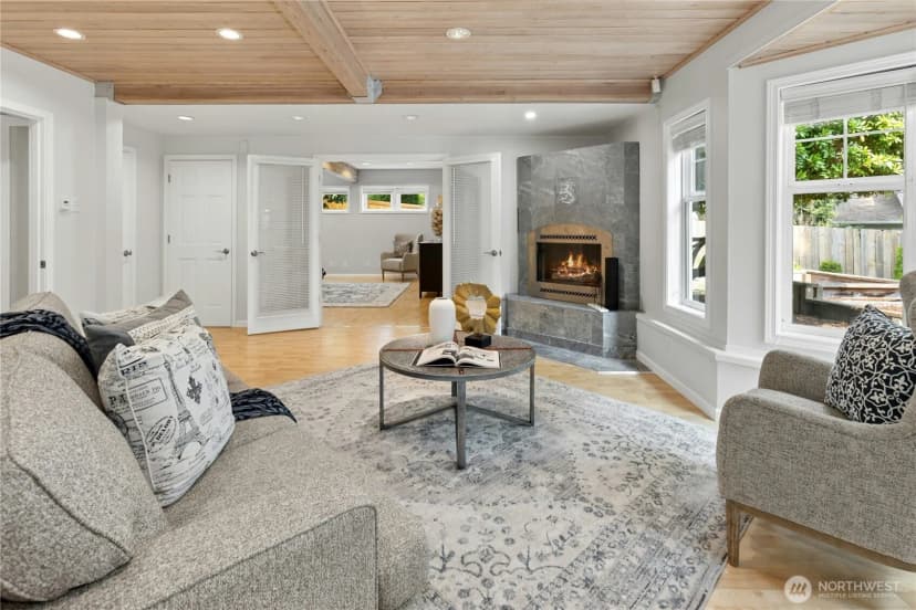 Property photo for 17102 Ne 37th Place, Bellevue photo 23