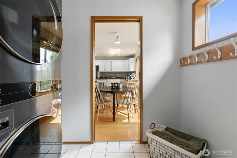 Property photo for 17102 Ne 37th Place, Bellevue photo 12
