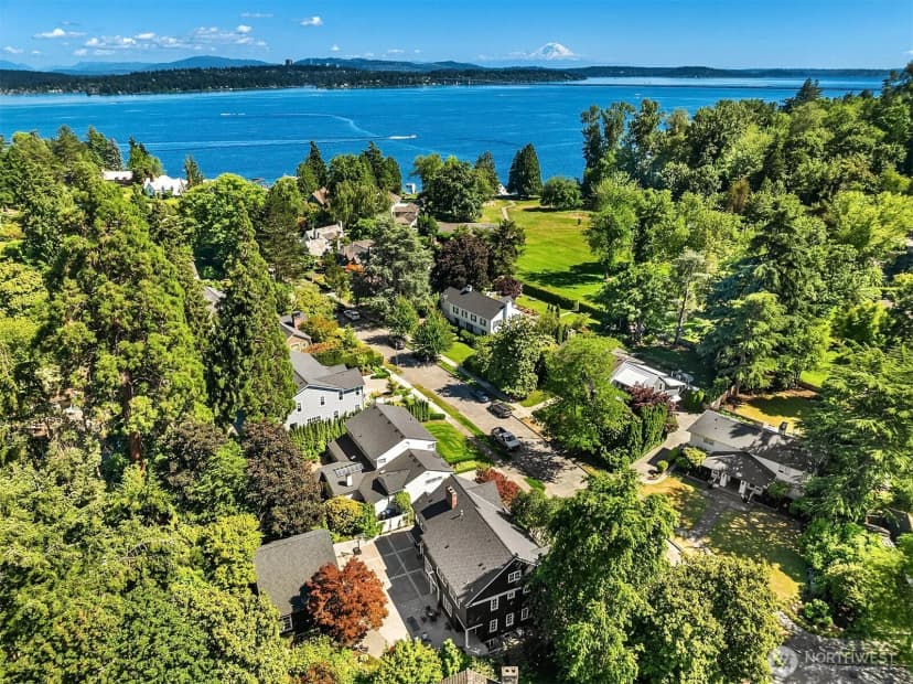 Property photo for 5506 Ne Penrith Road, Seattle photo 39