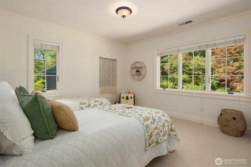 Property photo for 5506 Ne Penrith Road, Seattle photo 25