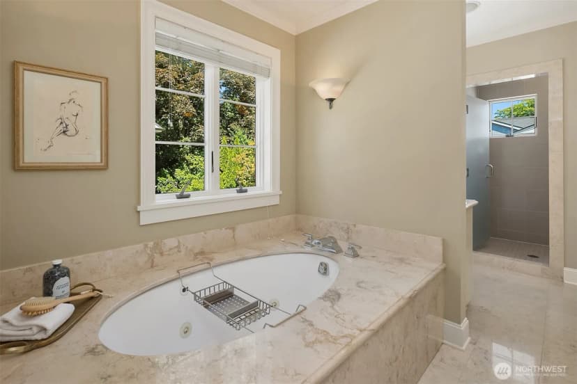 Property photo for 5506 Ne Penrith Road, Seattle photo 23