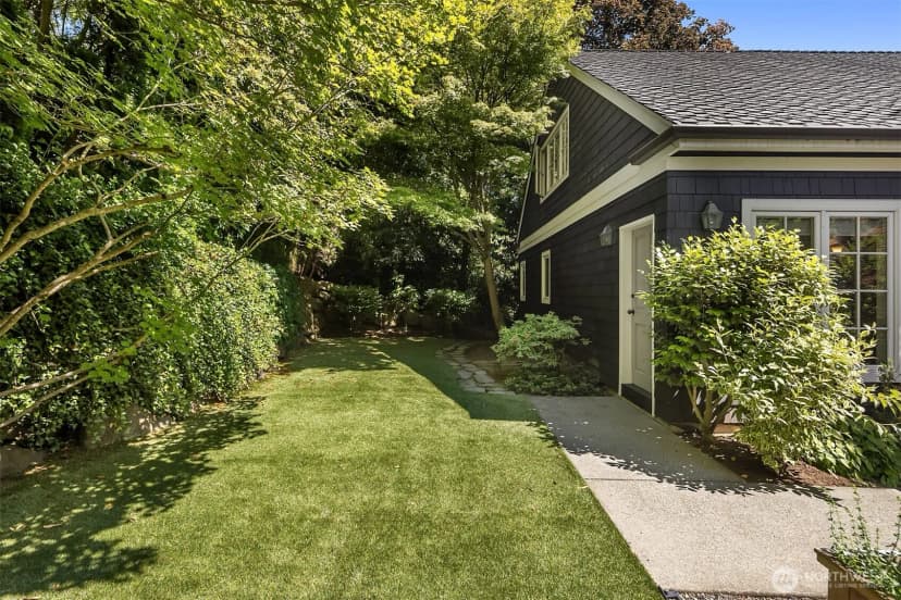 Property photo for 5506 Ne Penrith Road, Seattle photo 6