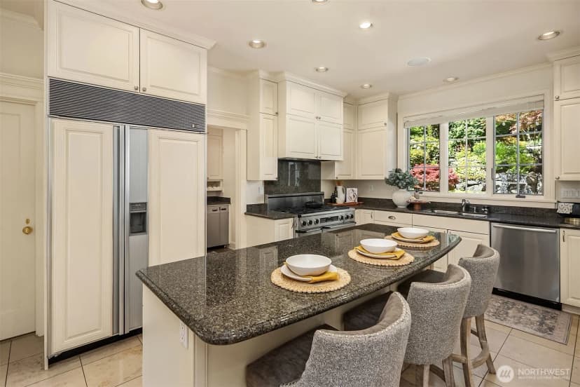 Property photo for 5506 Ne Penrith Road, Seattle photo 10