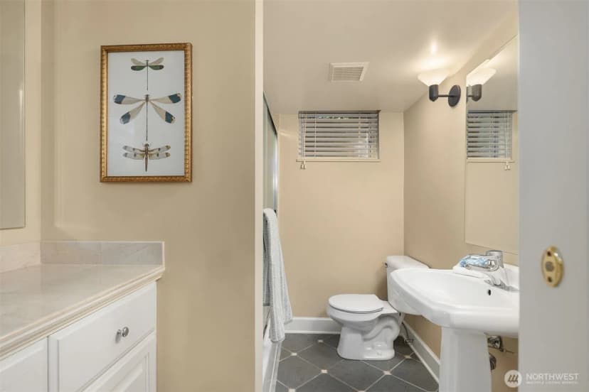 Property photo for 5506 Ne Penrith Road, Seattle photo 31