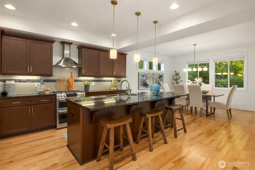Property photo for 1703 Ne Falls Drive, Issaquah photo 9