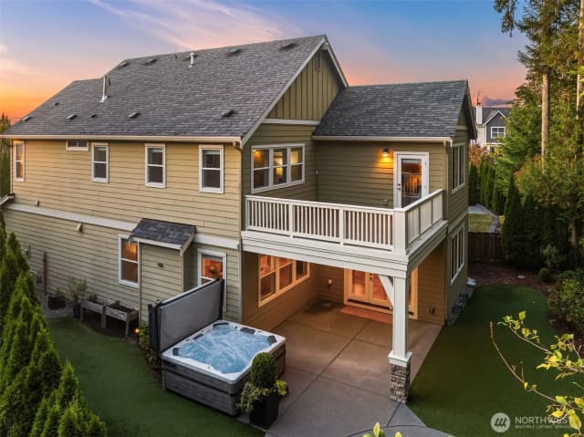 Property photo for 1703 Ne Falls Drive, Issaquah photo 2