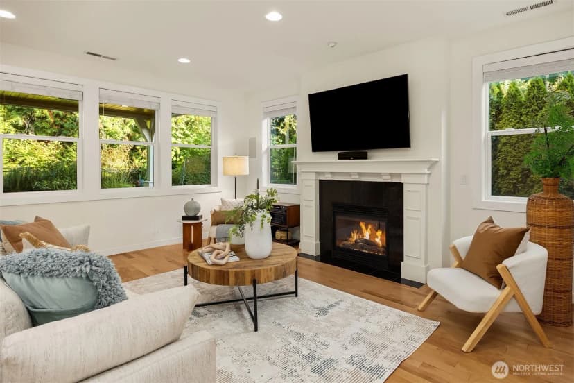 Property photo for 1703 Ne Falls Drive, Issaquah photo 5