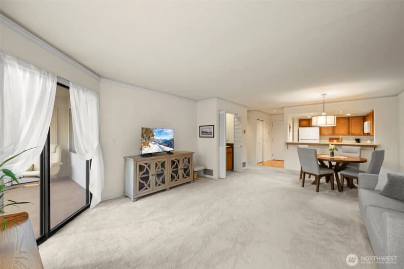 Property photo for 401 100th Avenue Ne #213, Bellevue photo 4